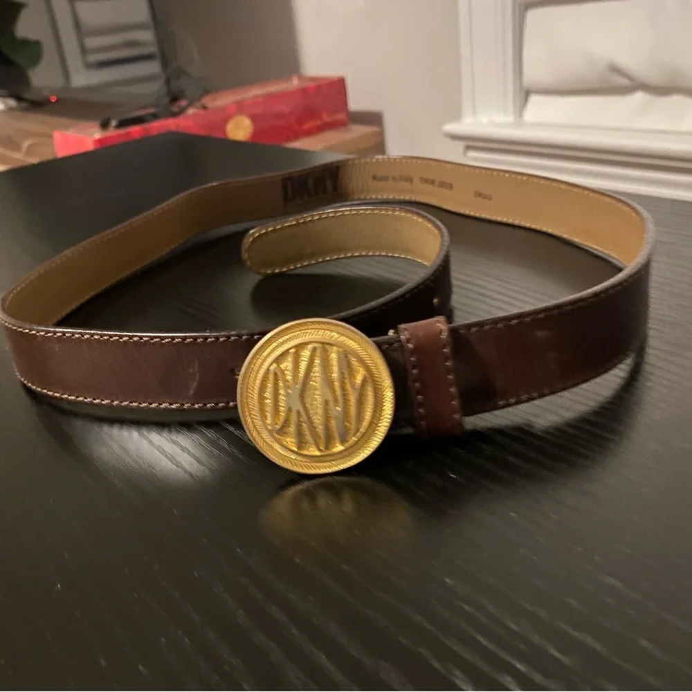 DKNY Vintage brown leather belt size small.   Made in Italy - Picture 2 of 5